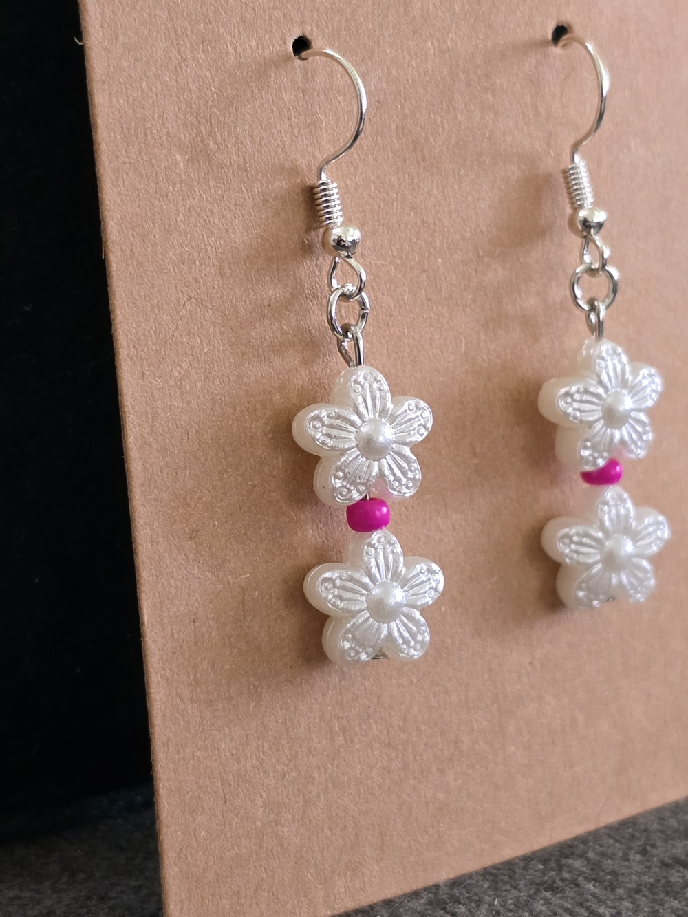 Handmade White and Pink Flower Beaded Earrings 🌸 NWT - Picture 2 of 5